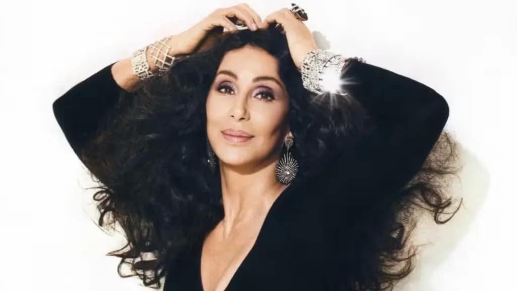 Cher confirma novo álbum e colaboração inesperada: "é incrível"
